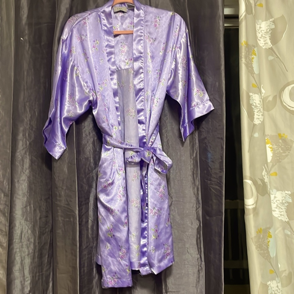 LAVENDER DRESSING GOWN